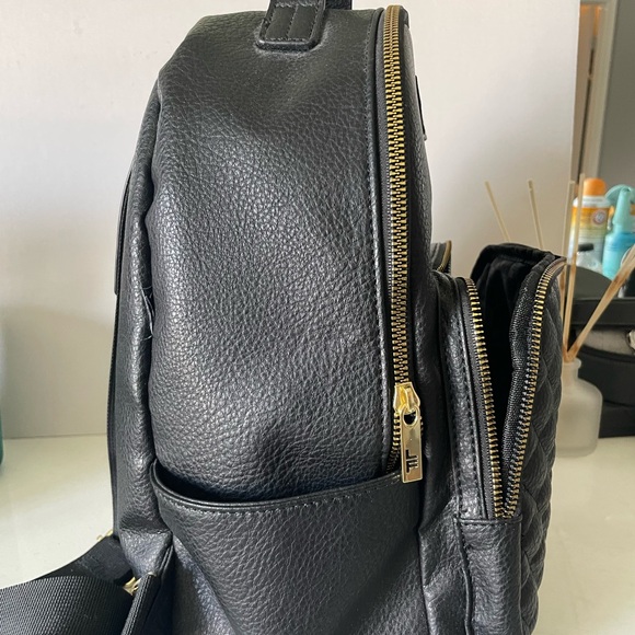 London Fog Black Quilted Backpack - Picture 3 of 8